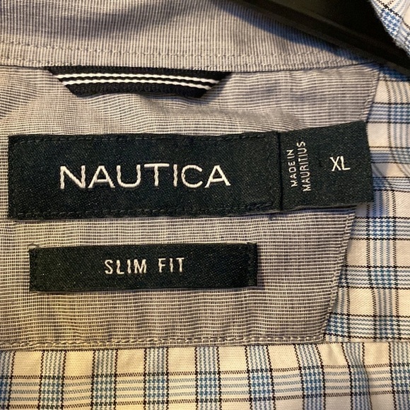 Nautica mens slim fit button down; size xl - Picture 3 of 4